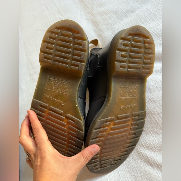 Doc Marten Vegan Leather Chelsea Boots - 9 - Picture 5 of 7